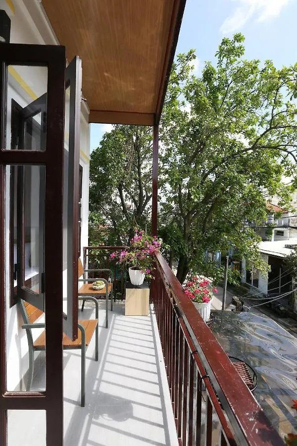 Song Thien Homestay Хойан 0*,