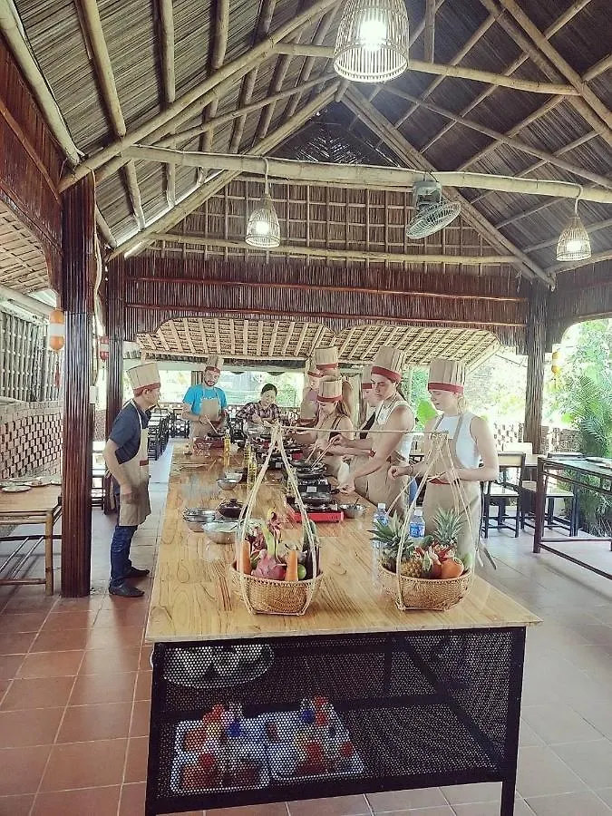 Song Thien Homestay Хойан